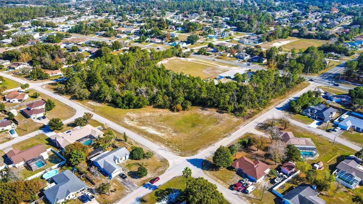 6001 DELTONA BOULEVARD — photo 15 of 40