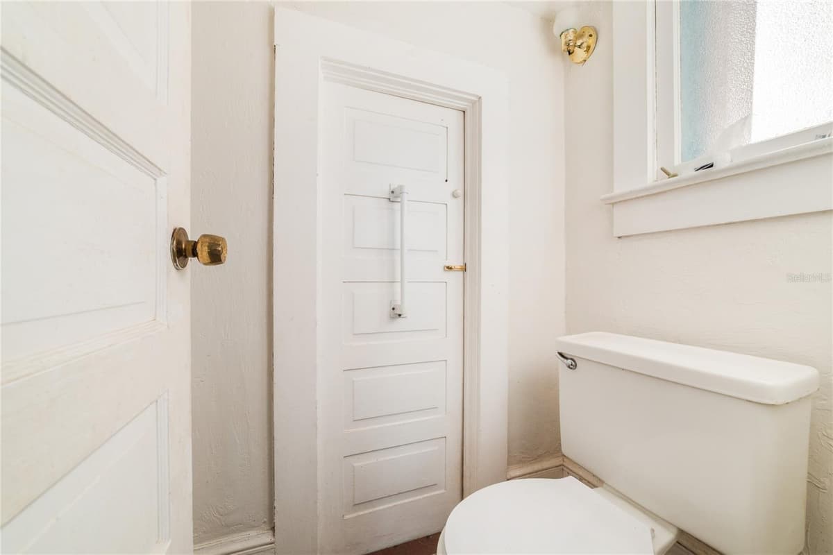 415 BRADDOCK AVENUE — photo 17 of 53