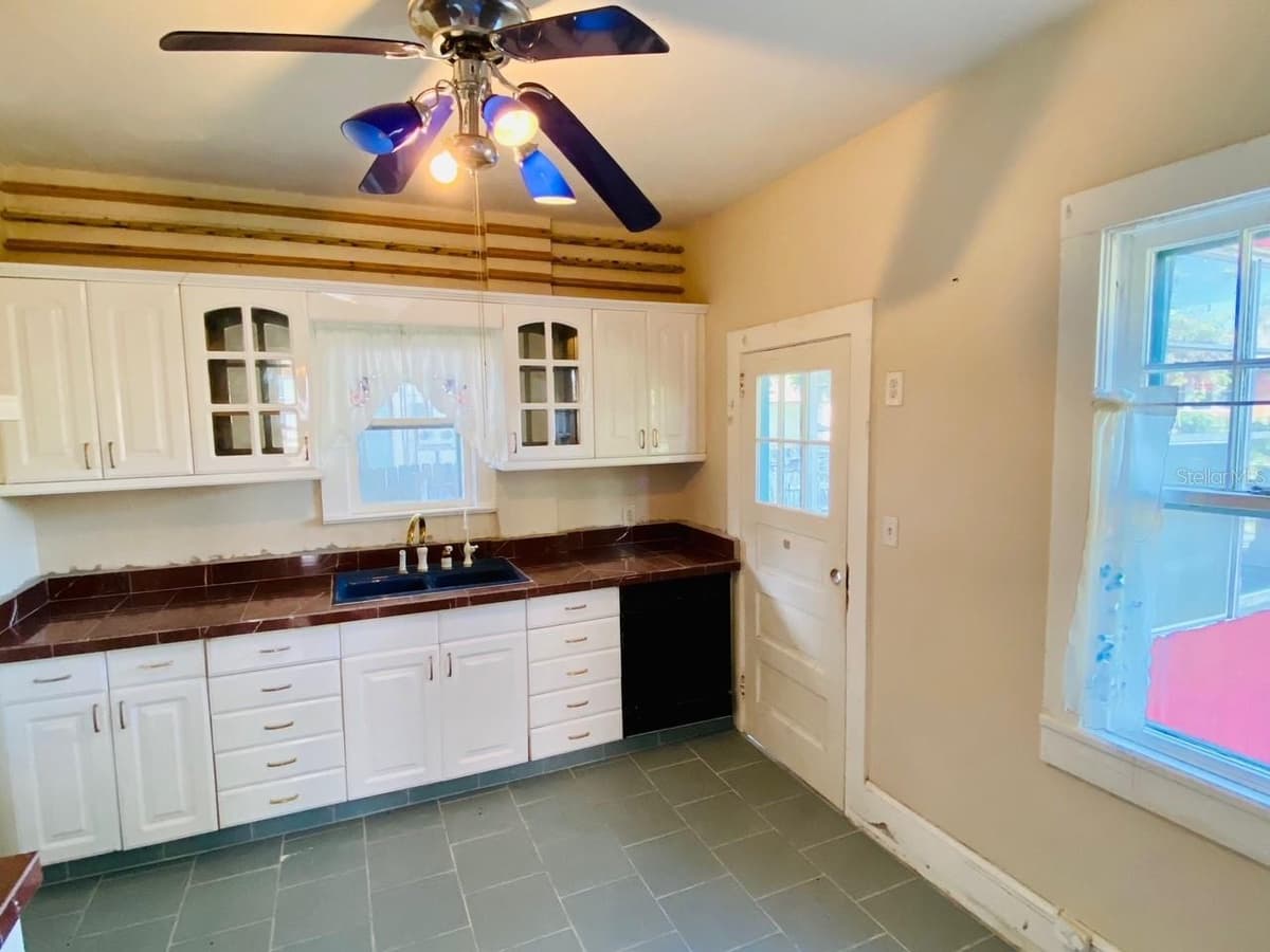 415 BRADDOCK AVENUE — photo 22 of 53