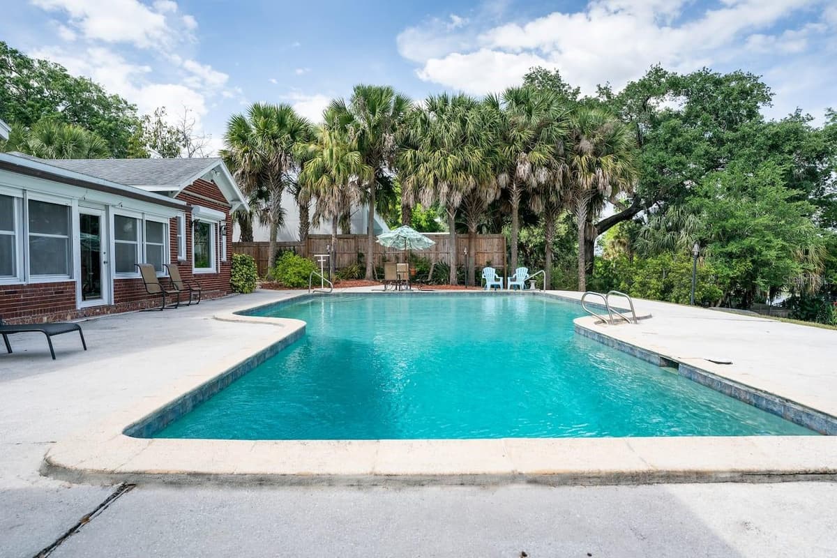1200 LAKE OTIS DRIVE — photo 11 of 29