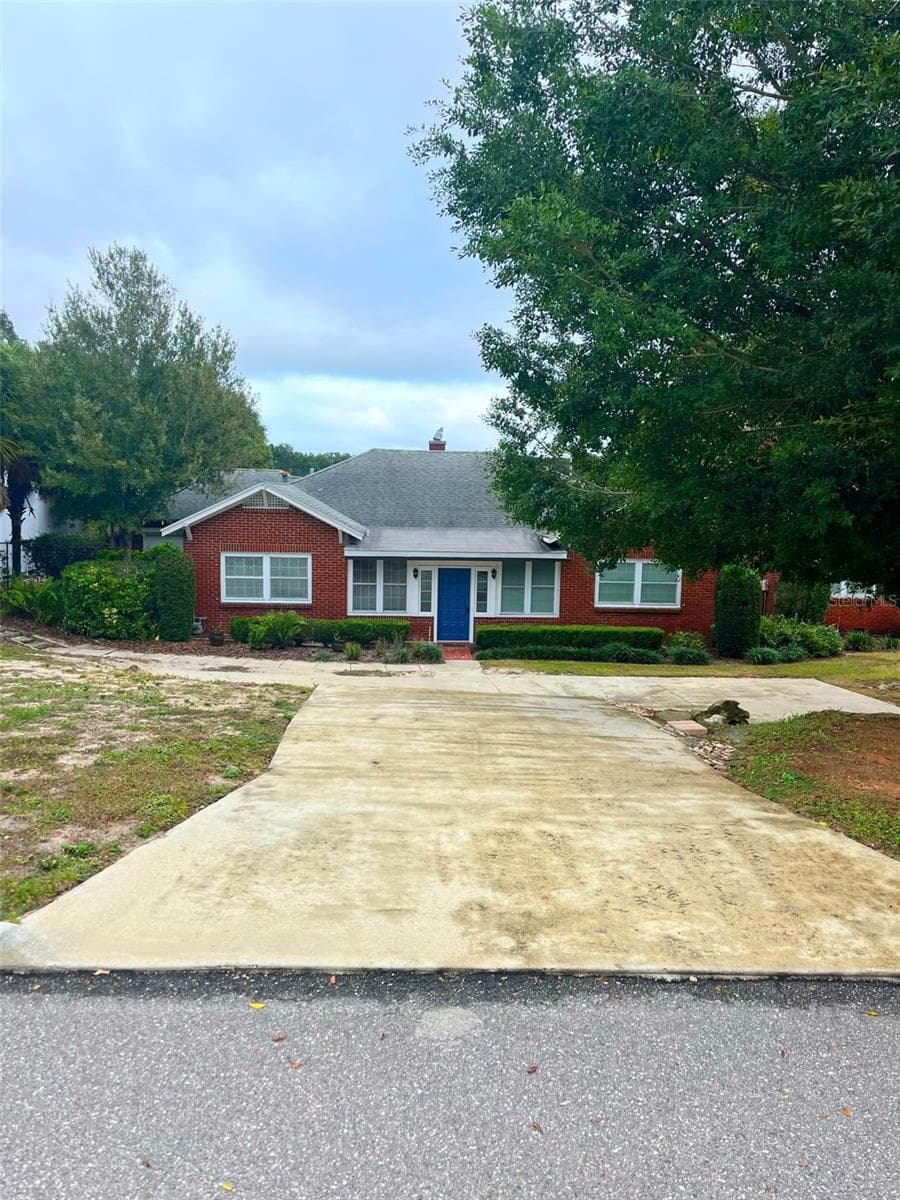 1200 LAKE OTIS DRIVE — photo 2 of 29