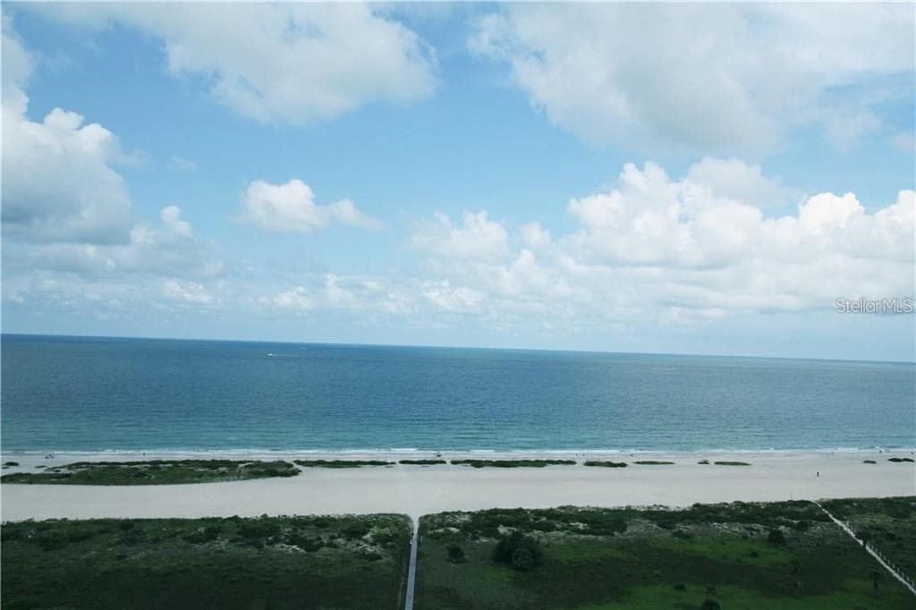 1230 GULF BOULEVARD — photo 2 of 22