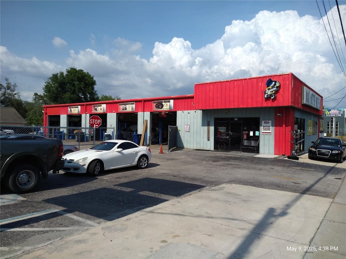 715 WEST WATERS AVENUE — photo 4 of 30