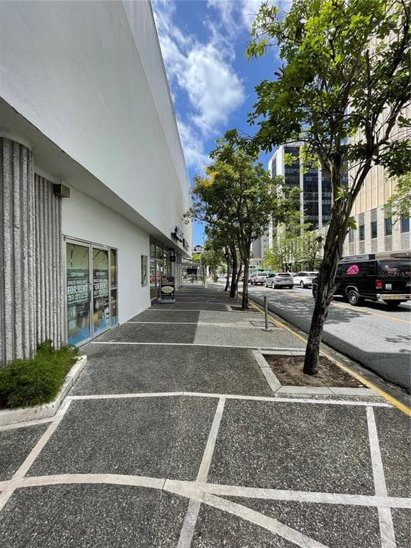 252 PONCE DE LEON AVE — photo 4 of 7