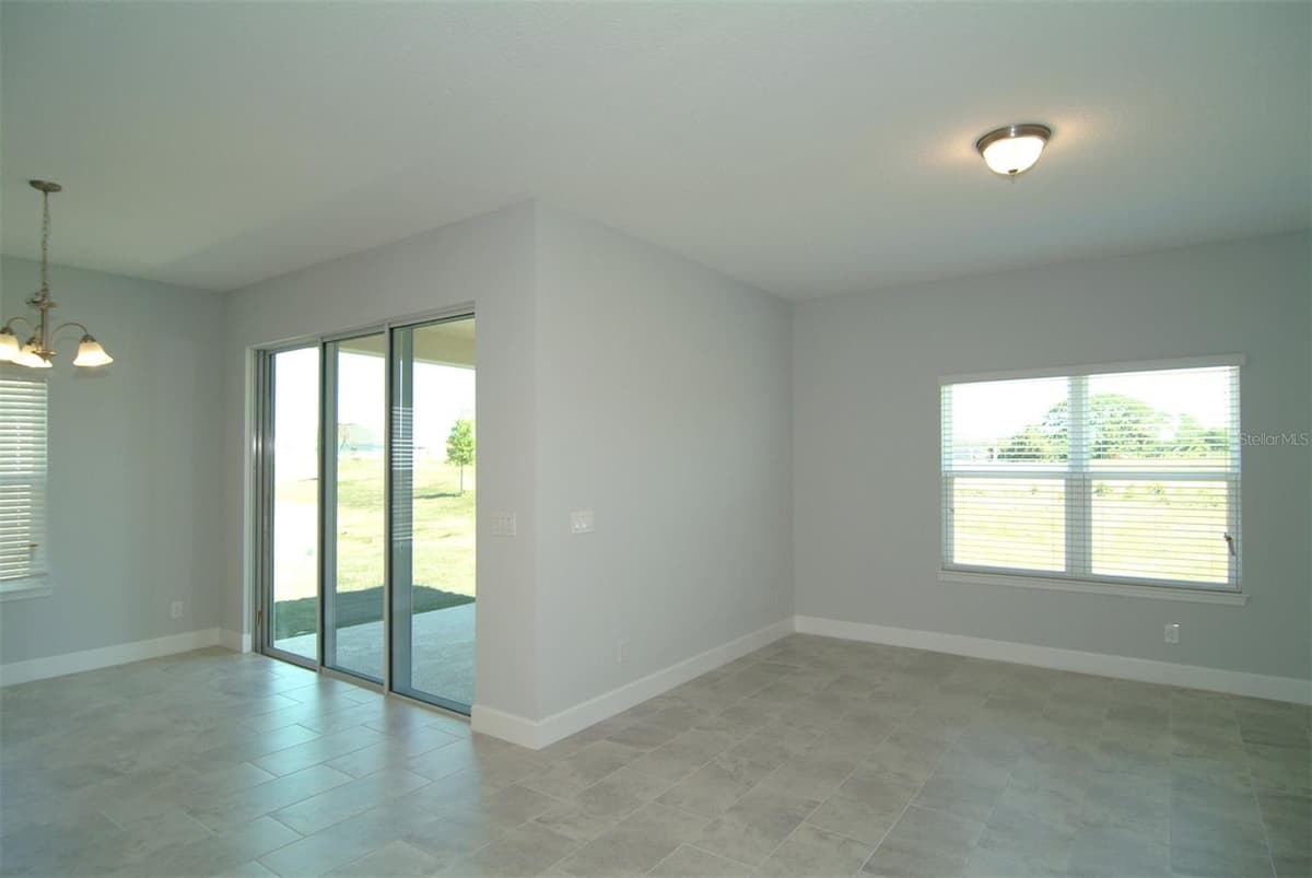 748 ALBYON COURT — photo 5 of 7