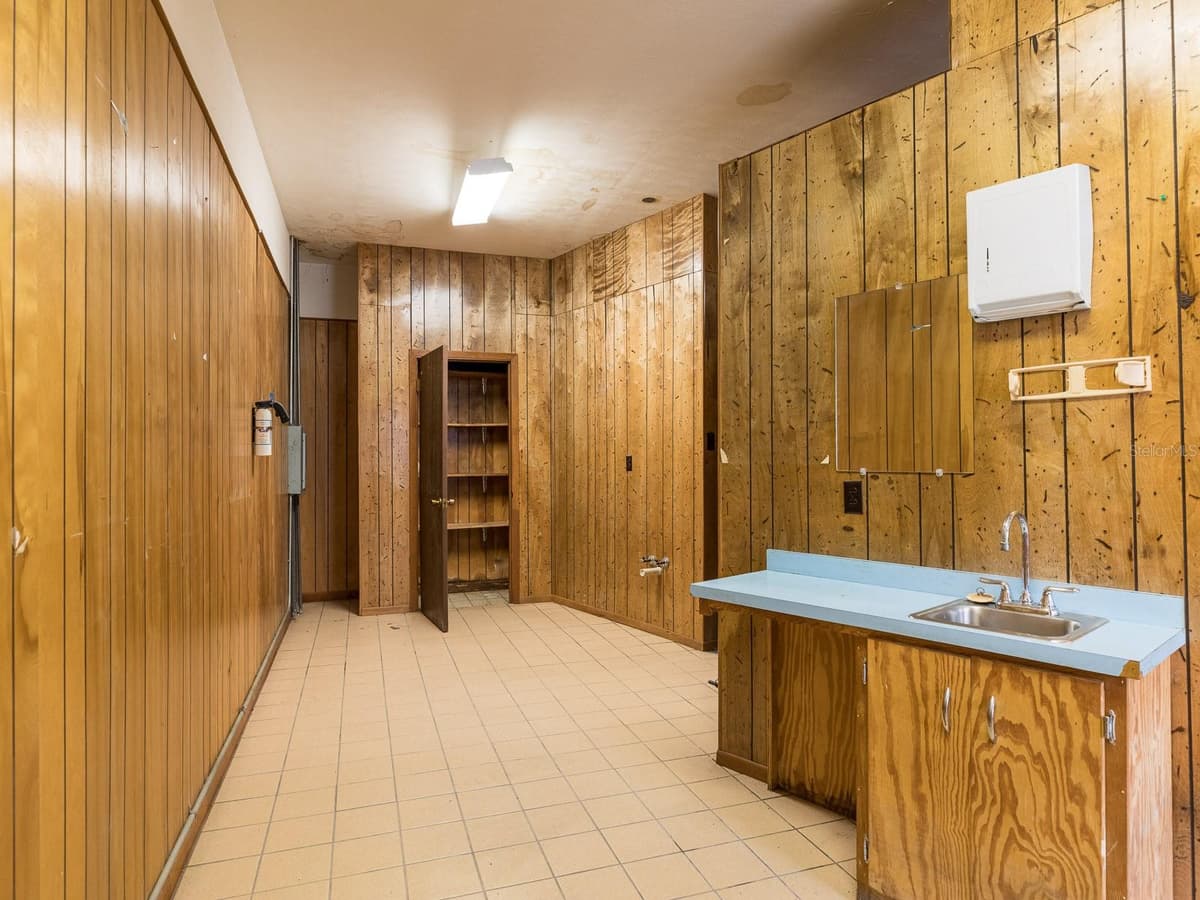 1204 HISTORIC GOLDSBORO BOULEVARD — photo 13 of 20