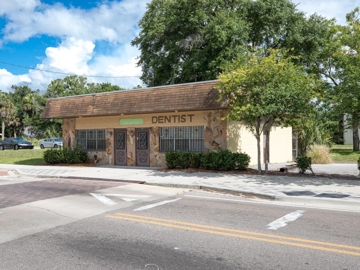 1204 HISTORIC GOLDSBORO BOULEVARD — photo 2 of 20