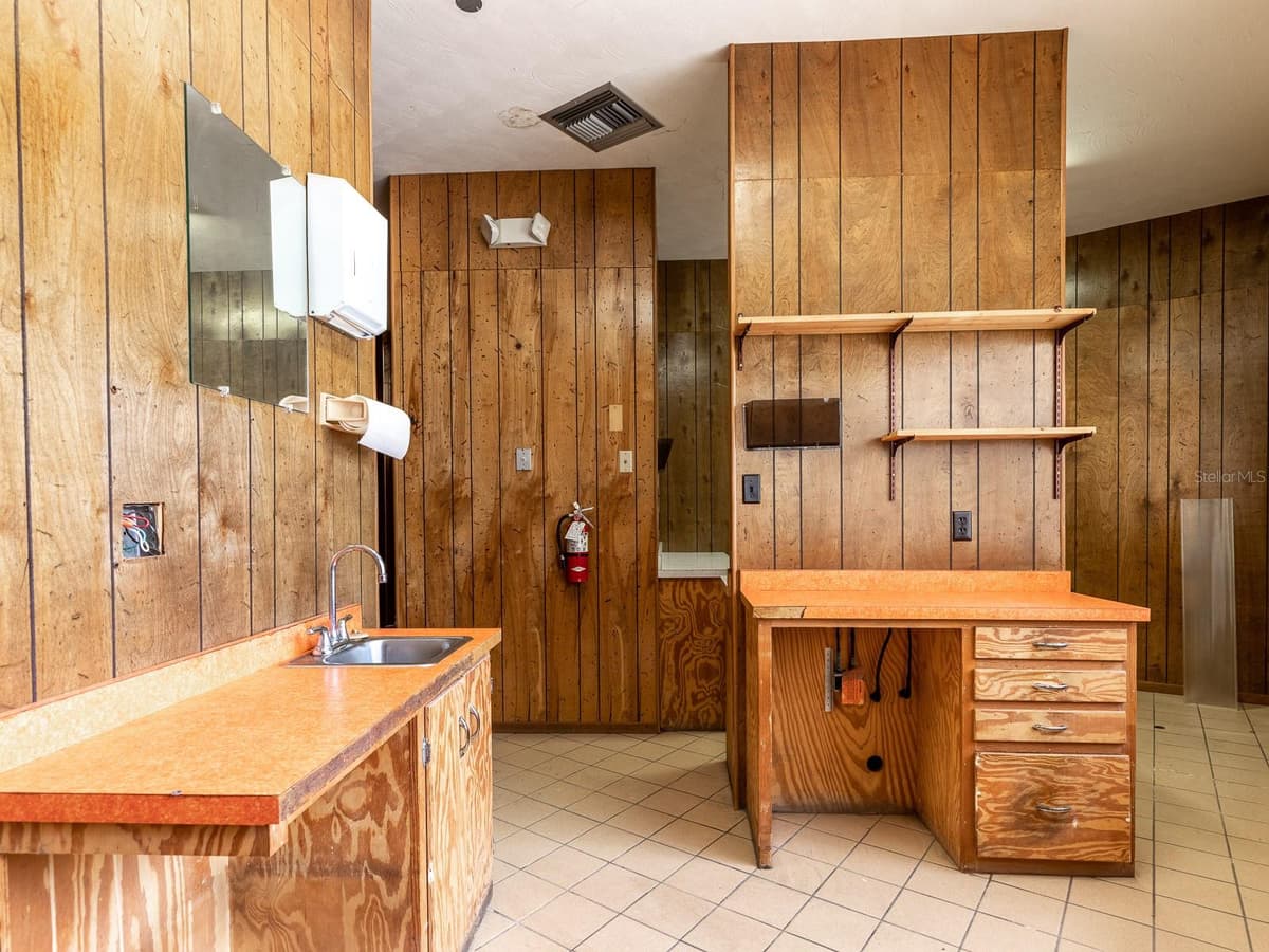 1204 HISTORIC GOLDSBORO BOULEVARD — photo 15 of 20