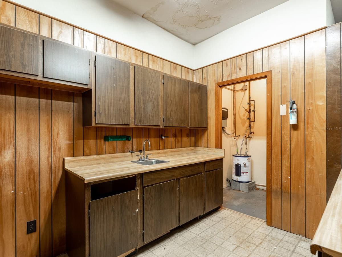 1204 HISTORIC GOLDSBORO BOULEVARD — photo 14 of 20