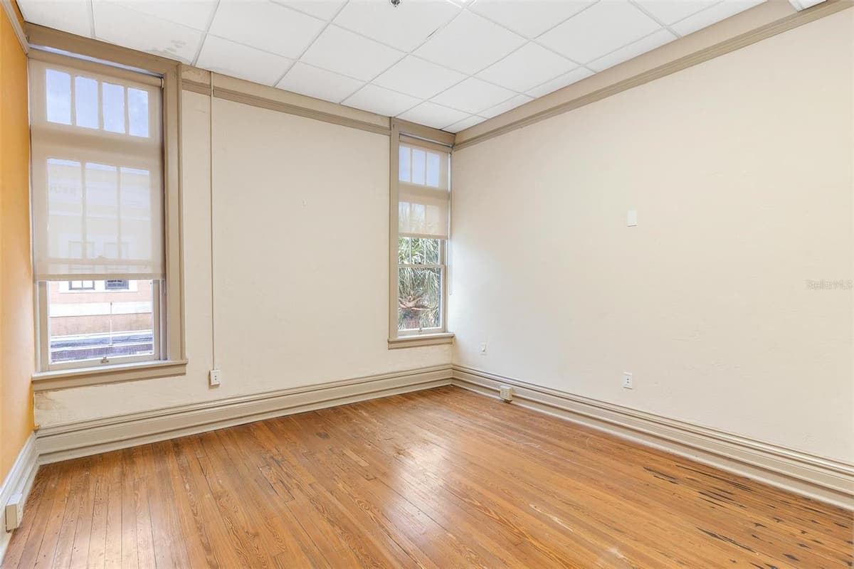410 MAIN STREET — photo 13 of 47