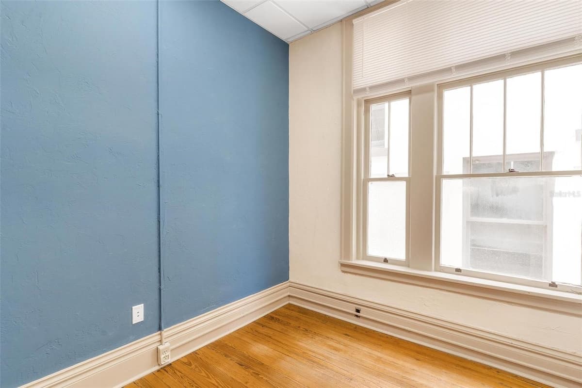 410 MAIN STREET — photo 16 of 47