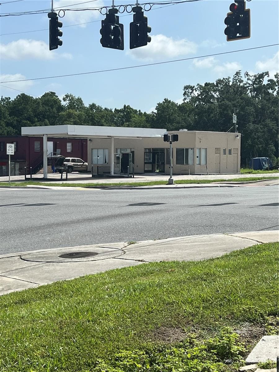 100 PONCE DE LEON BOULEVARD — photo 2 of 10