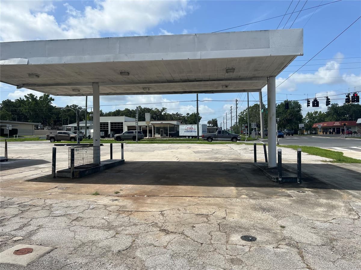 100 PONCE DE LEON BOULEVARD — photo 6 of 10
