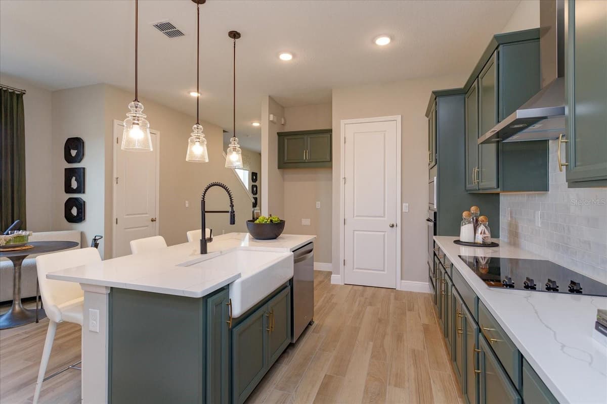 6569 CYRILS DRIVE — photo 6 of 17