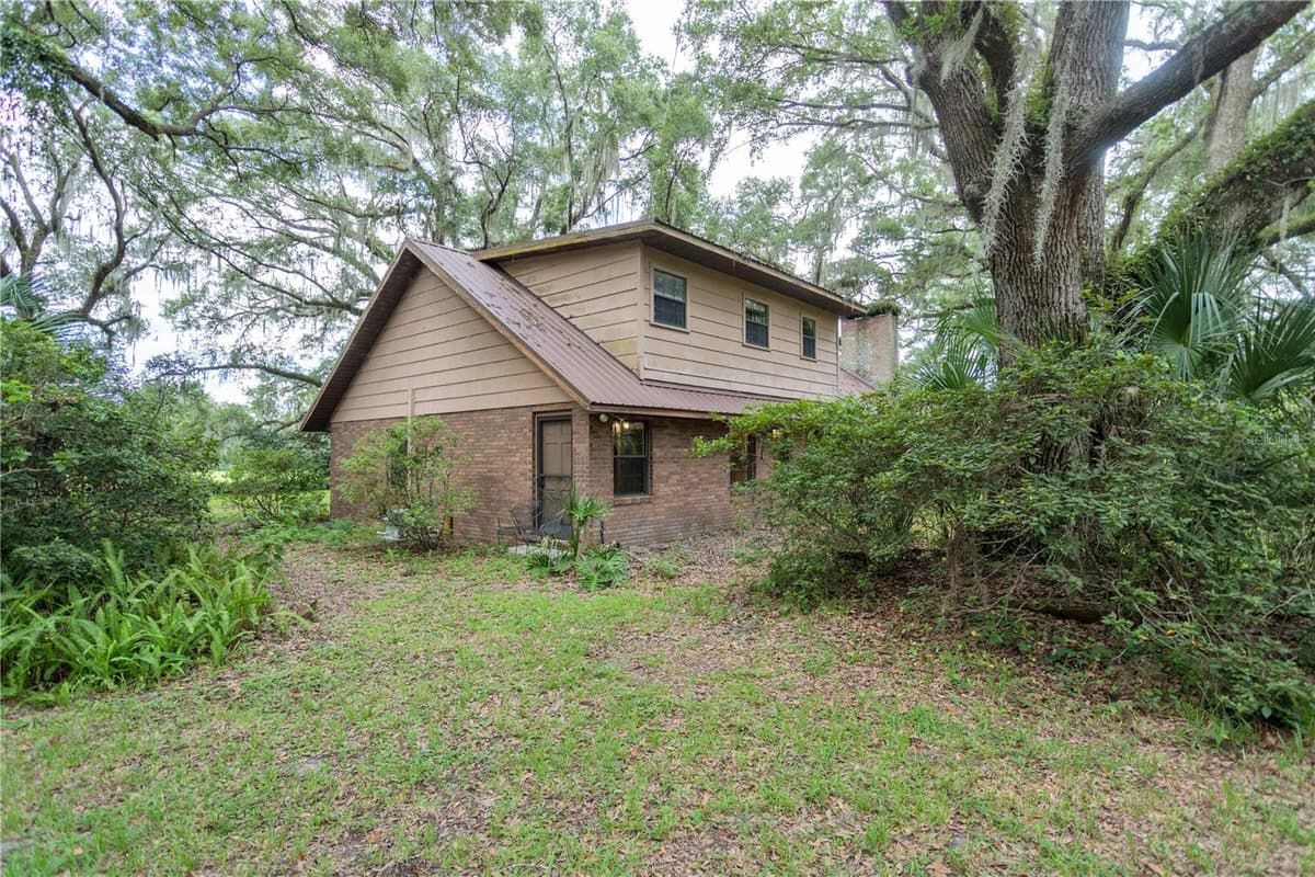 18001 HAWTHORNE ROAD — photo 3 of 90