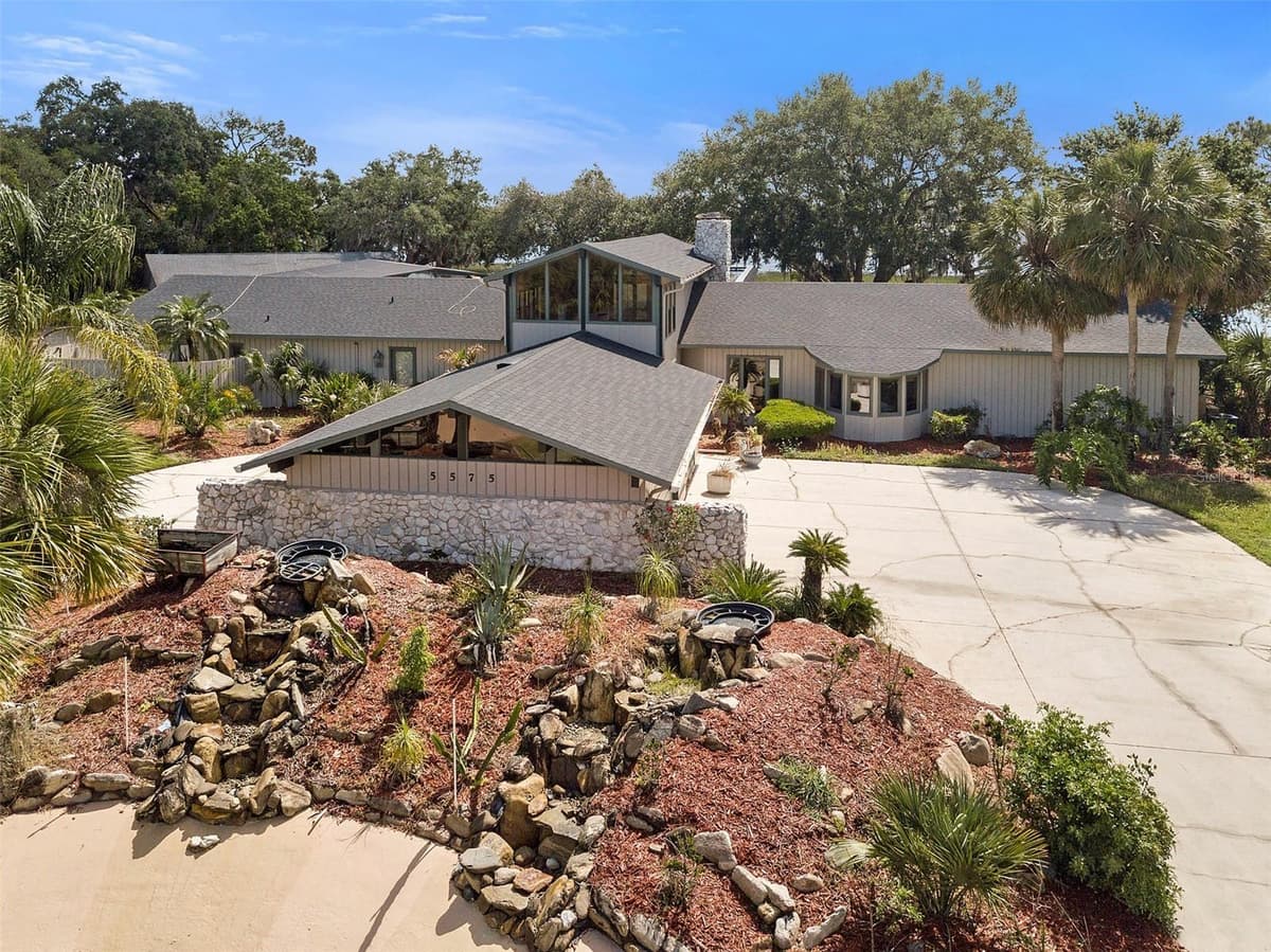5575 ALLIGATOR LAKE ROAD — photo 3 of 31