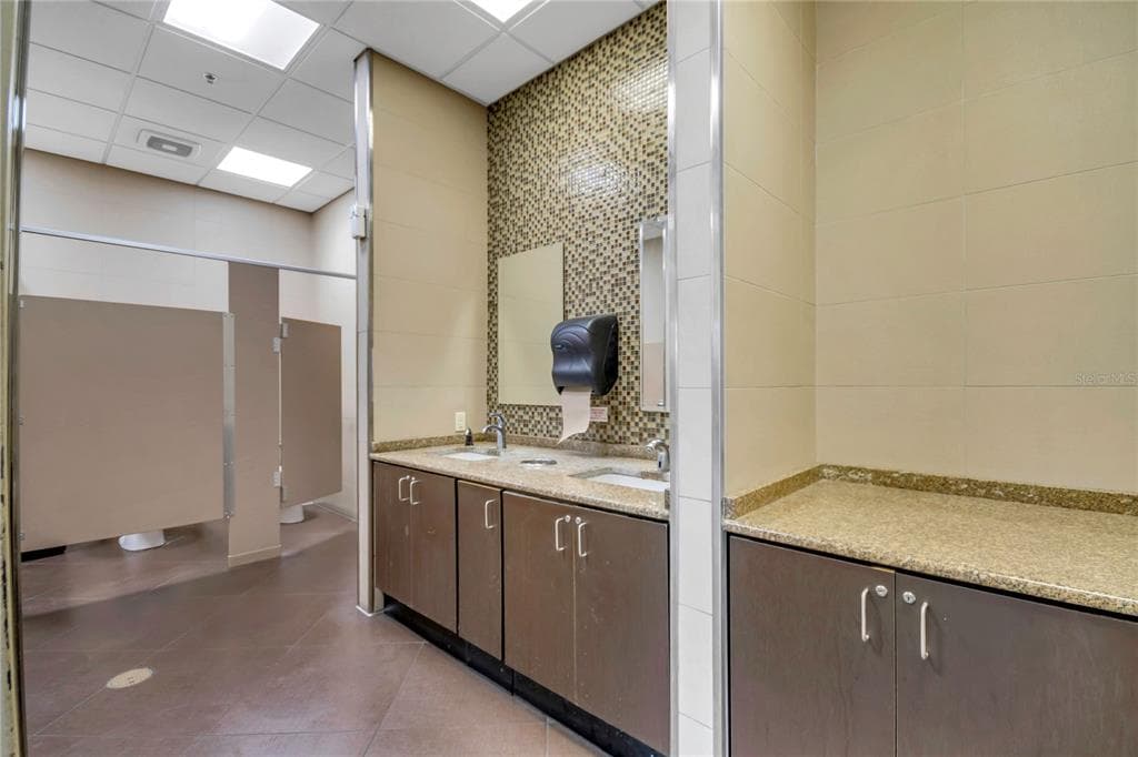 5600 BUTLER NATIONAL DRIVE — photo 43 of 45