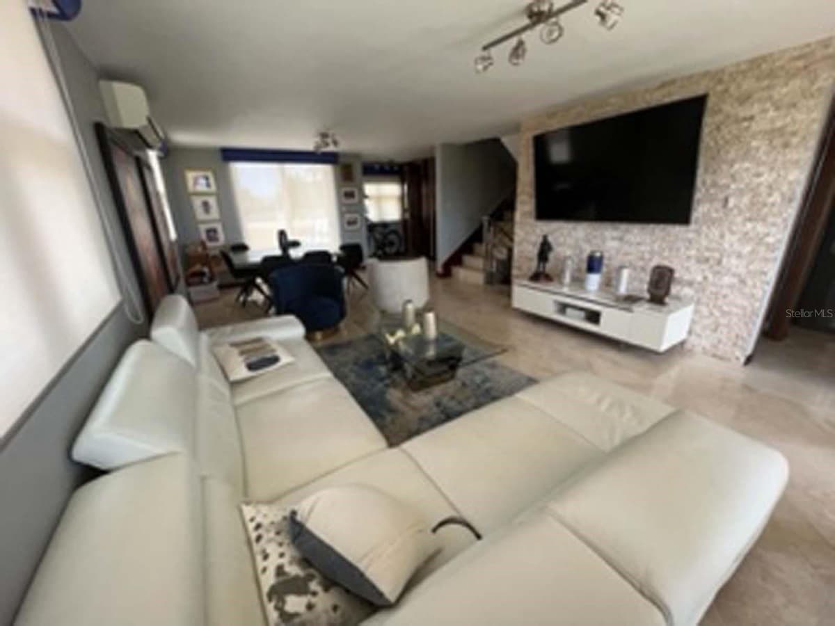 Palms Inn Drive PALMANOVA VILLAGE — photo 10 of 37