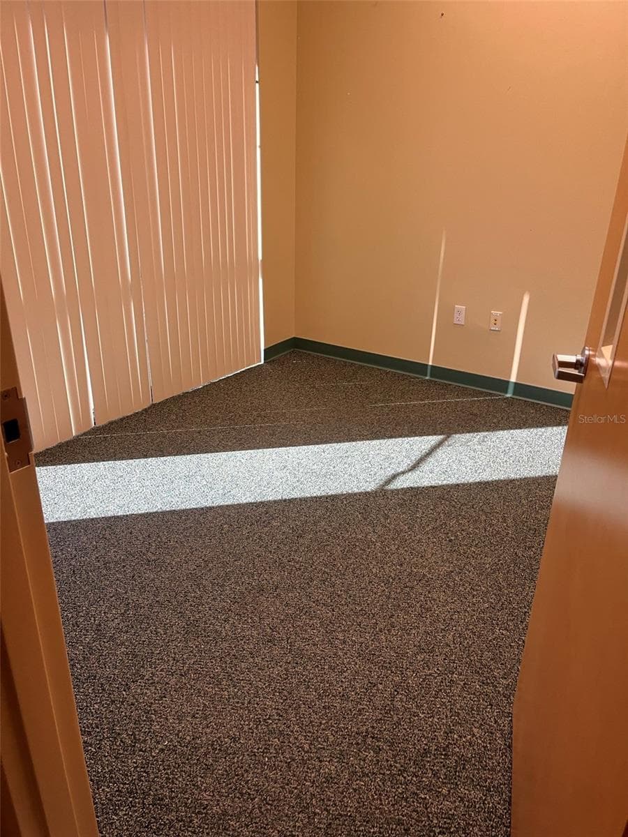 5999 DUNDEE ROAD — photo 3 of 20
