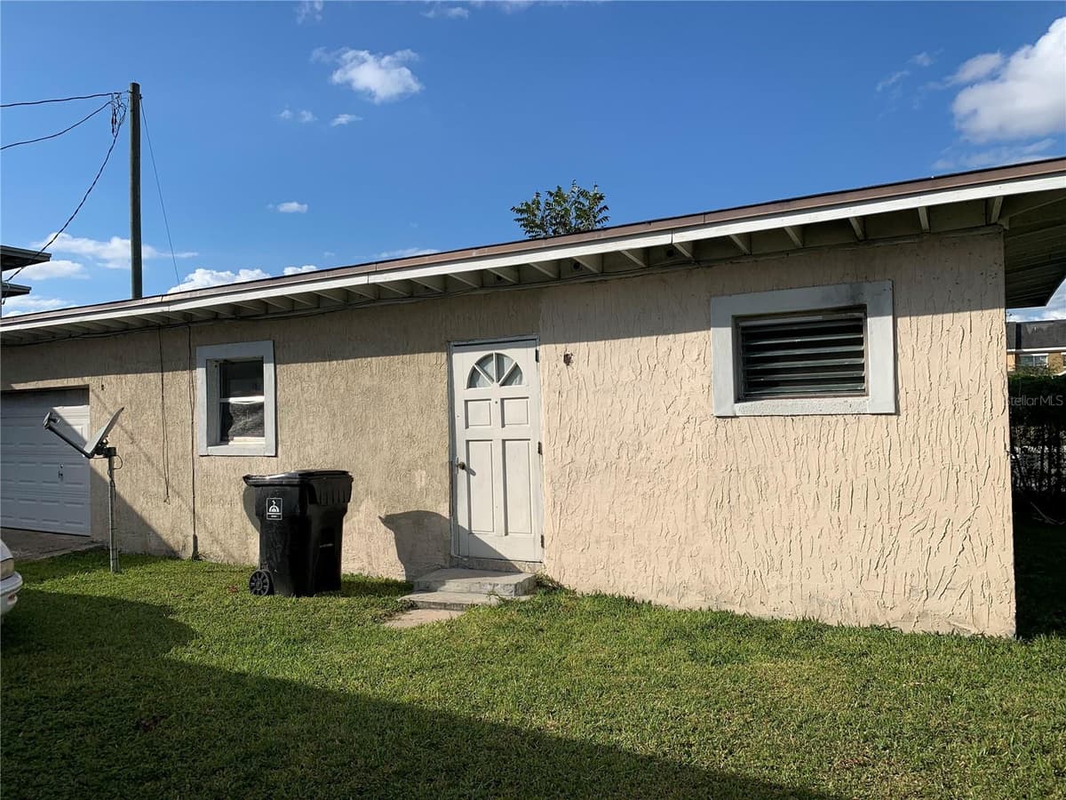 1023 GORE STREET — photo 13 of 17