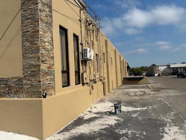 1011 LANCASTER ROAD — photo 11 of 28