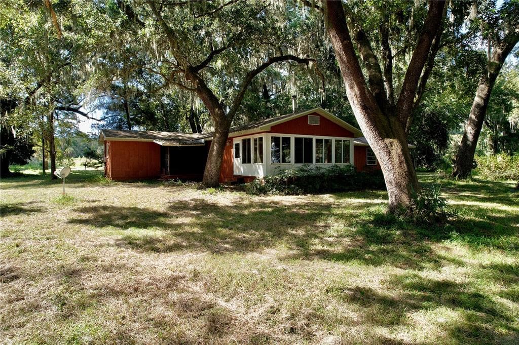 9817 COUNTY ROAD 1469 — photo 5 of 10