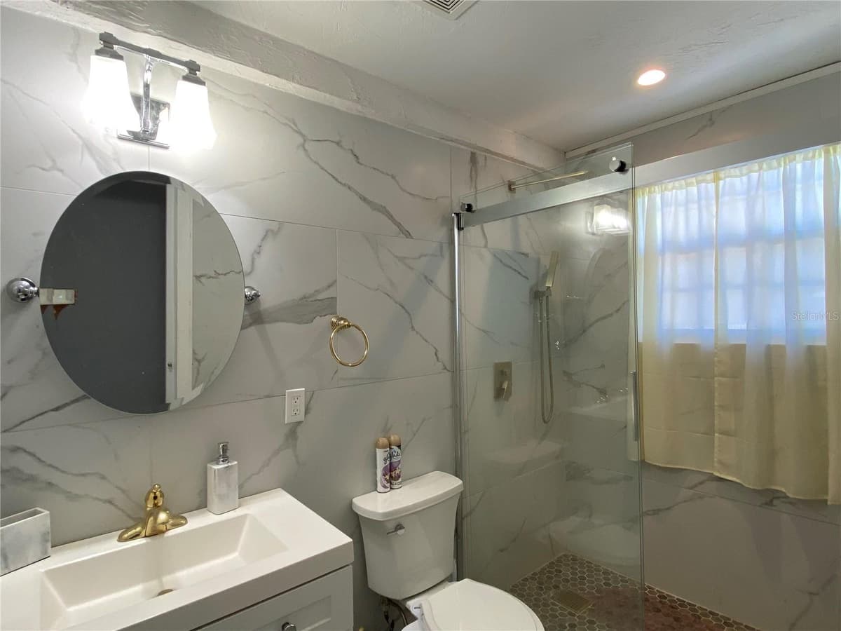 910 LAKE AVENUE — photo 15 of 23