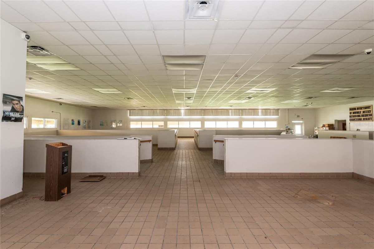 5871 HIGHWAY 31 — photo 10 of 12
