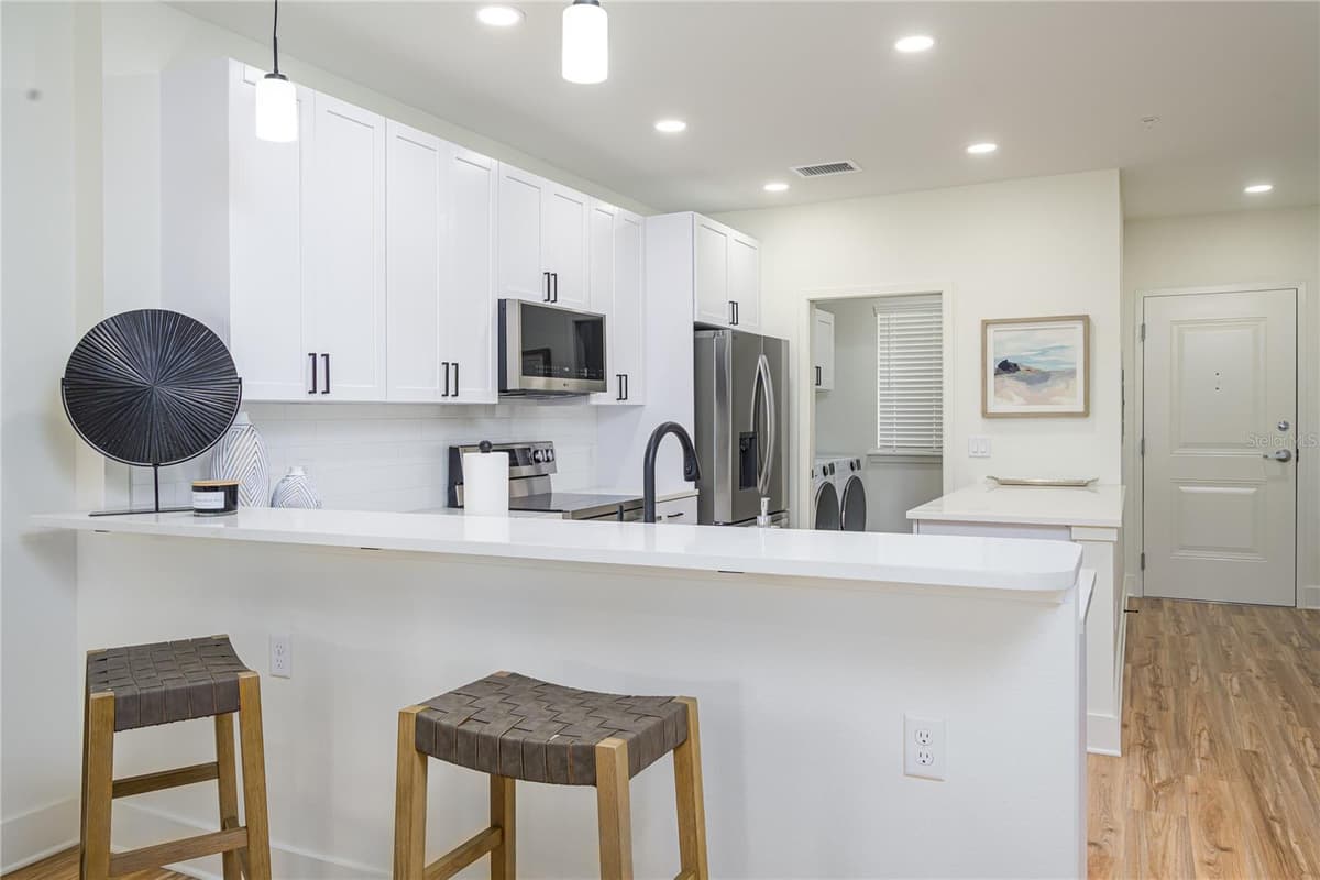 419 1ST AVENUE — photo 9 of 29