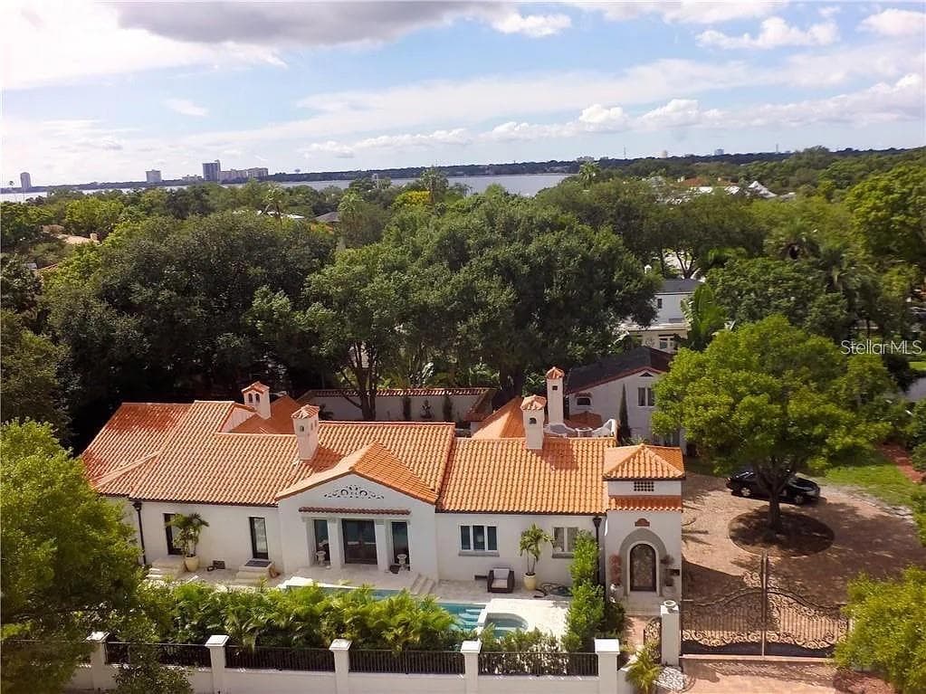 100 DAVIS BOULEVARD — photo 39 of 40