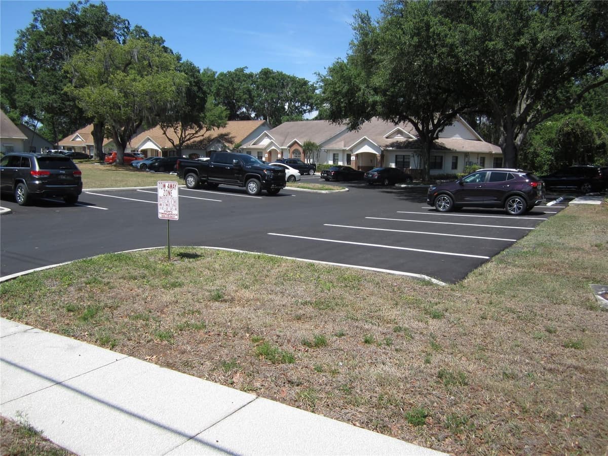 209 CRYSTAL GROVE BOULEVARD — photo 6 of 10