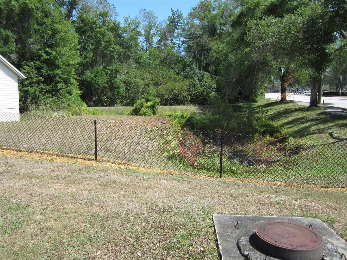 209 CRYSTAL GROVE BOULEVARD — photo 2 of 10
