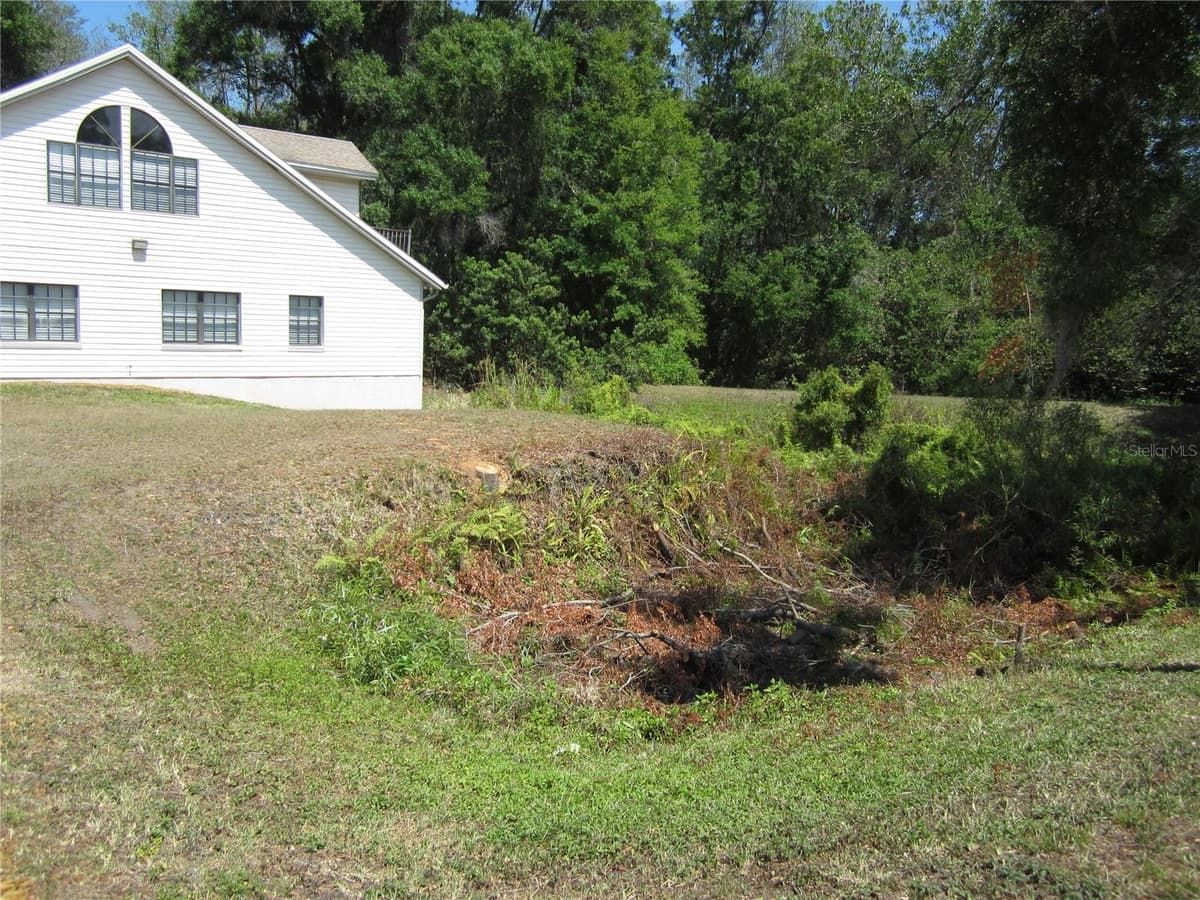 209 CRYSTAL GROVE BOULEVARD — photo 3 of 10