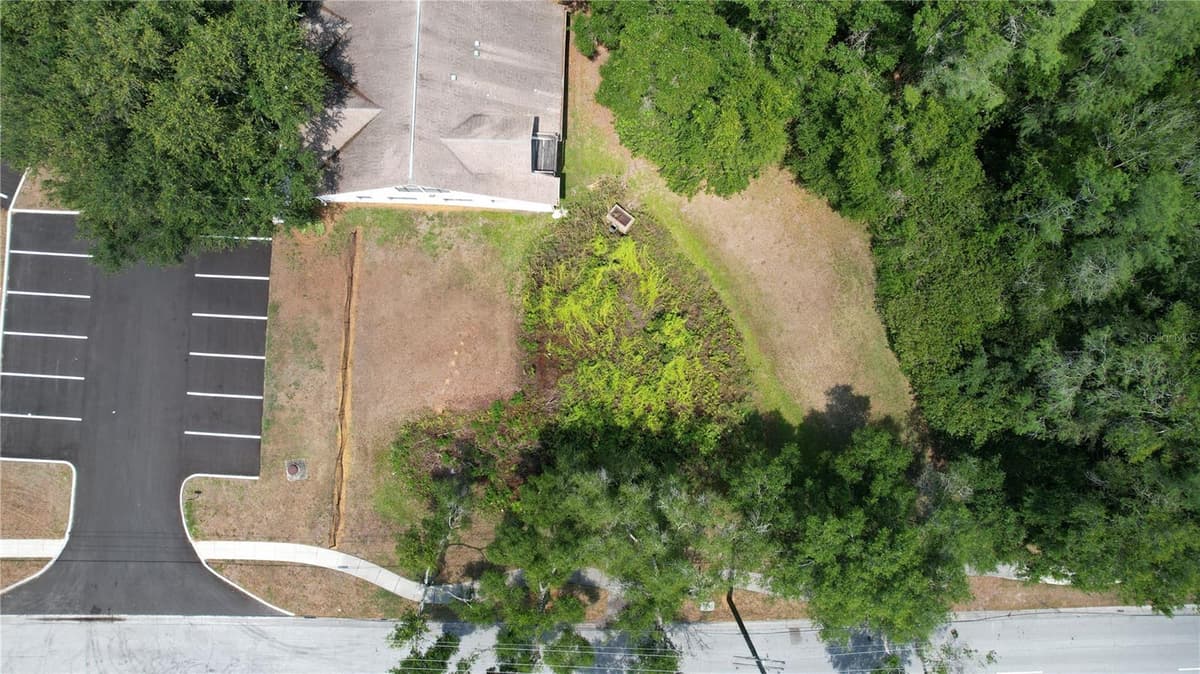 209 CRYSTAL GROVE BOULEVARD — photo 9 of 10