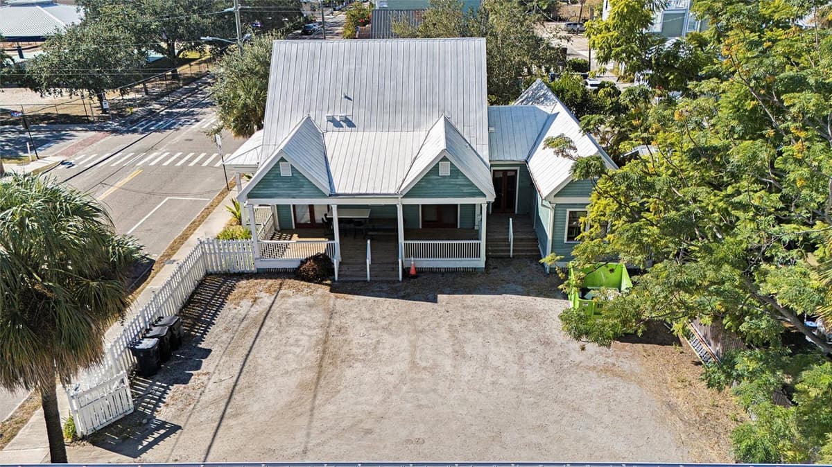 2002 4TH AVENUE — photo 3 of 10
