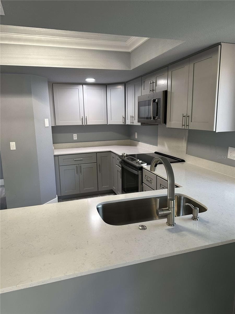 14 MID PINES CIRCLE — photo 10 of 27