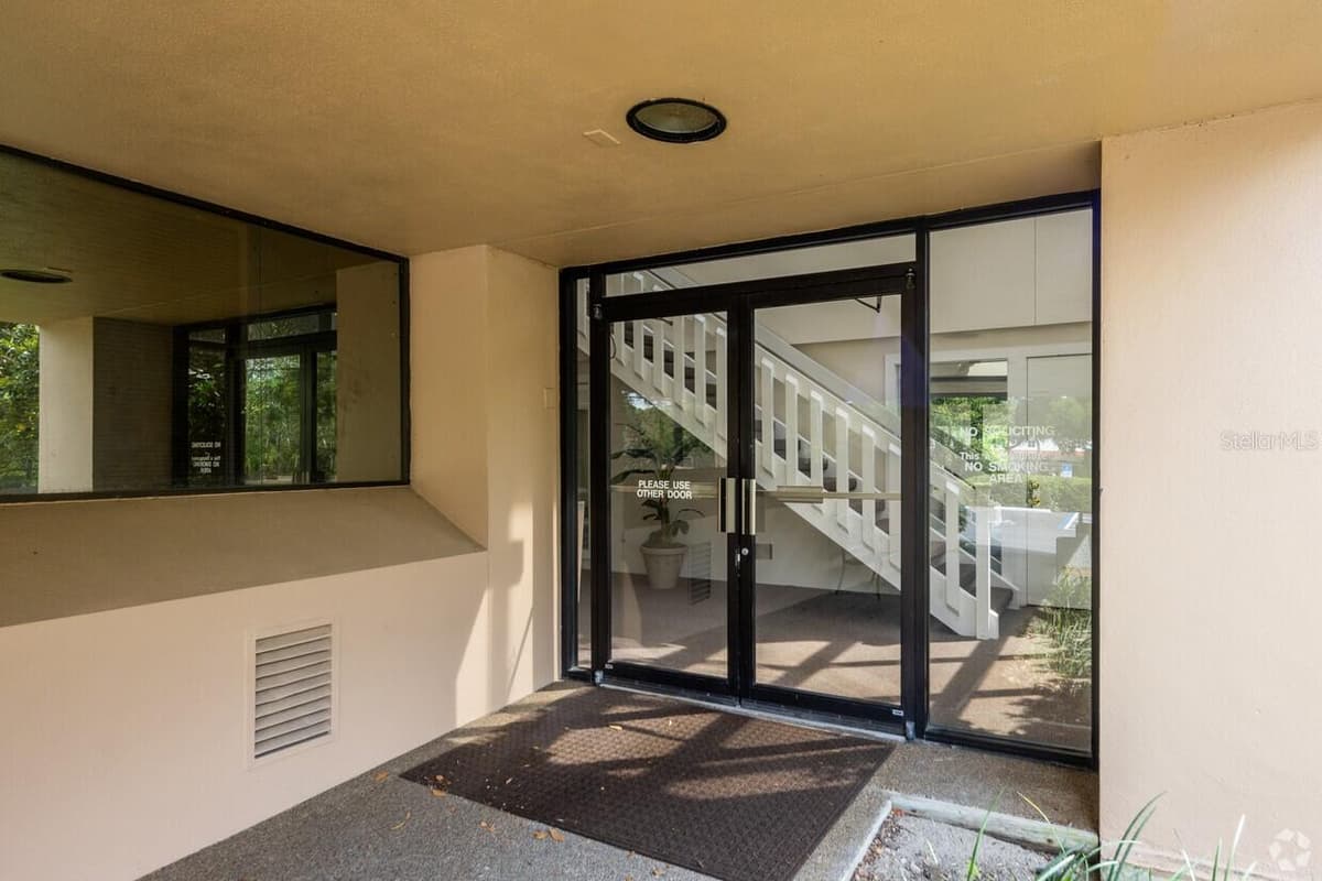 901 DOUGLAS AVENUE — photo 3 of 25