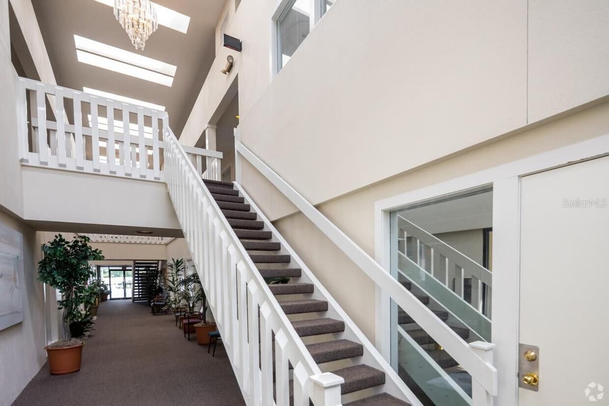 901 DOUGLAS AVENUE — photo 4 of 25