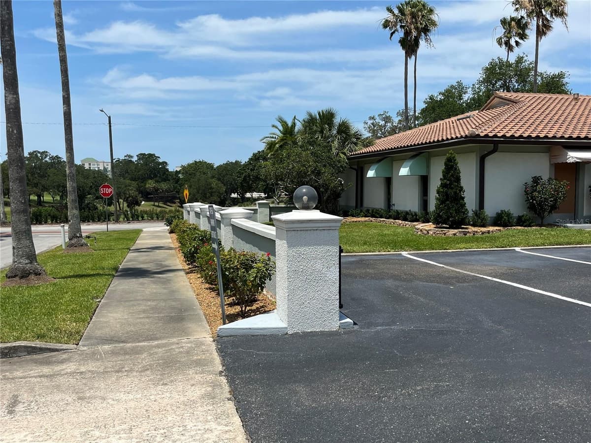 609 INDIAN ROCKS ROAD — photo 4 of 4