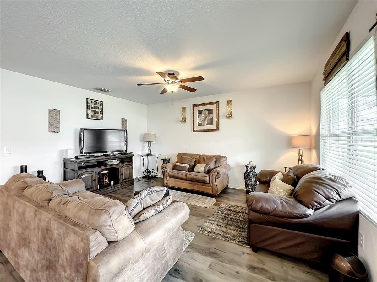 10547 BURLWOOD DRIVE — photo 11 of 48