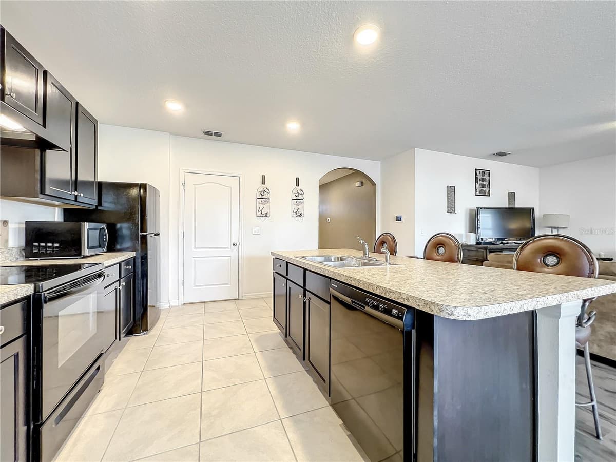 10547 BURLWOOD DRIVE — photo 16 of 48