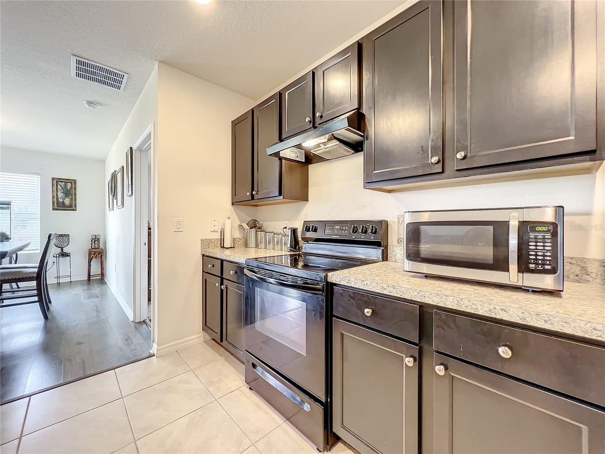 10547 BURLWOOD DRIVE — photo 15 of 48