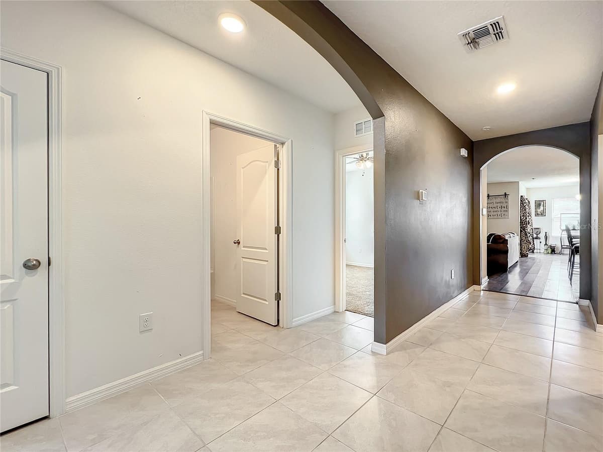 10547 BURLWOOD DRIVE — photo 10 of 48