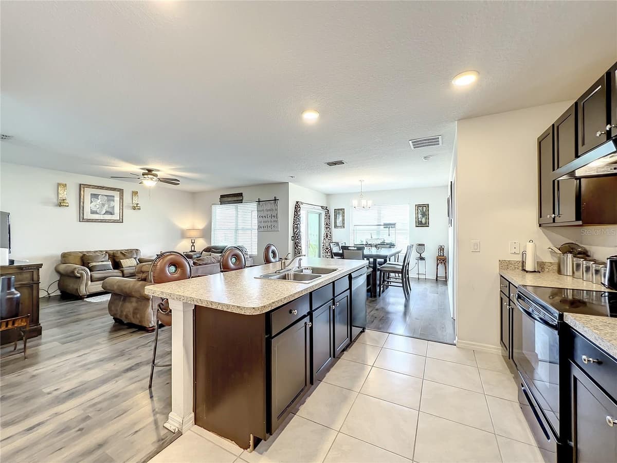 10547 BURLWOOD DRIVE — photo 14 of 48