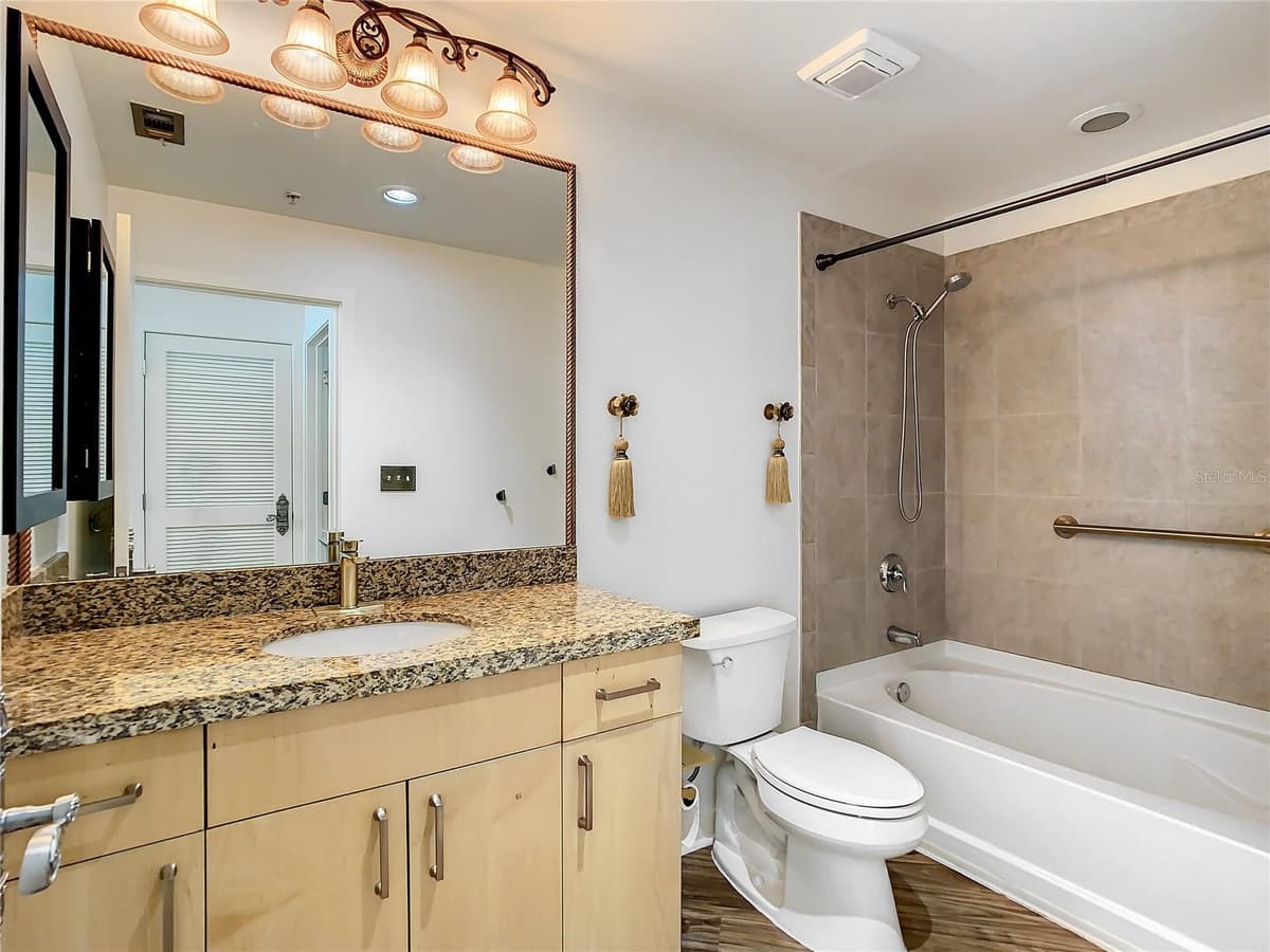 155 COURT AVENUE — photo 17 of 43