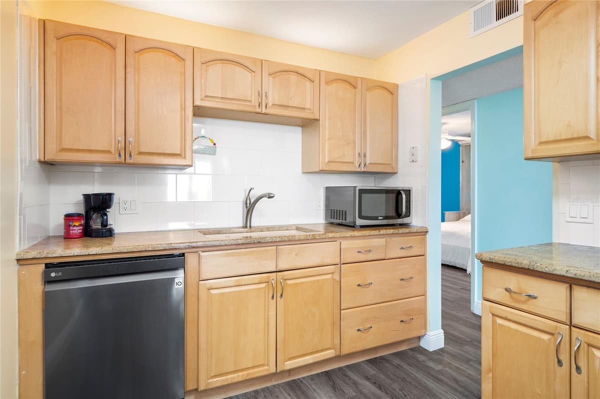 3370 OCEAN SHORE BOULEVARD — photo 12 of 45