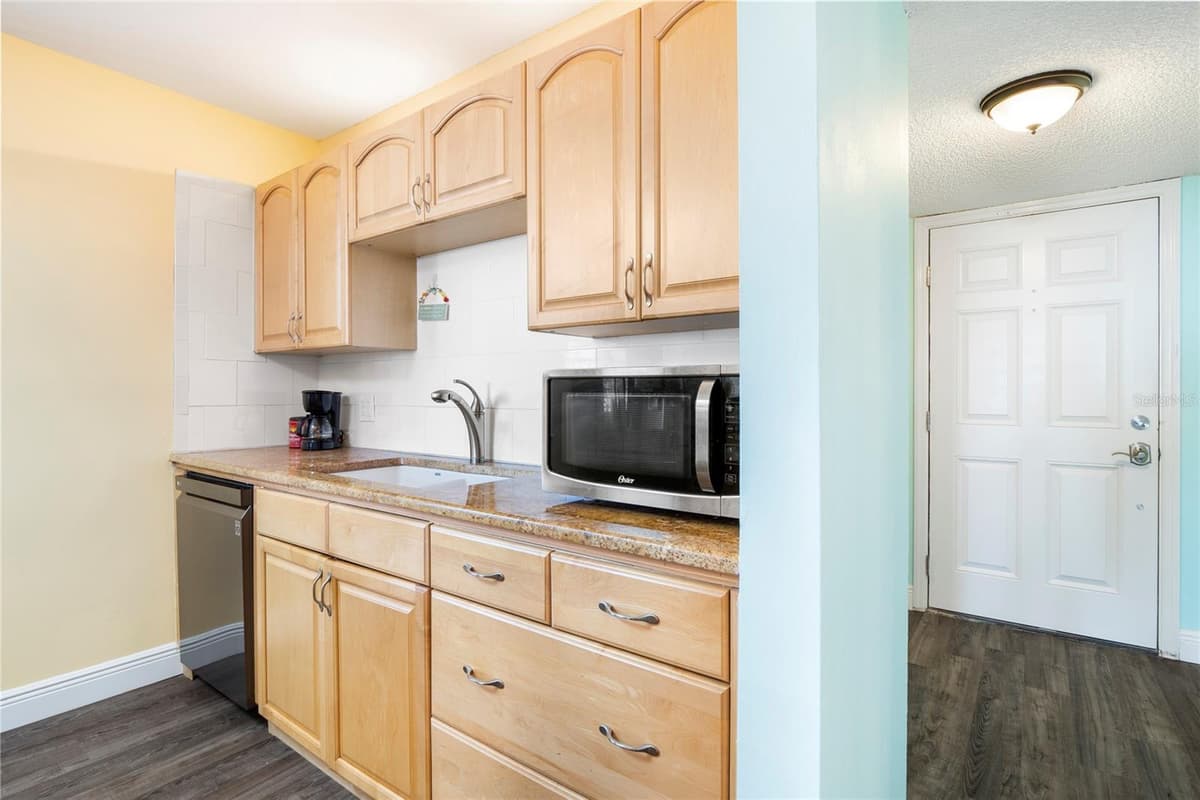 3370 OCEAN SHORE BOULEVARD — photo 15 of 45