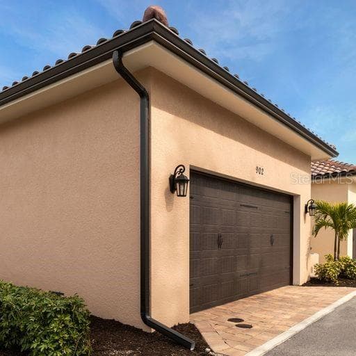 930 VENICE AVENUE — photo 10 of 12