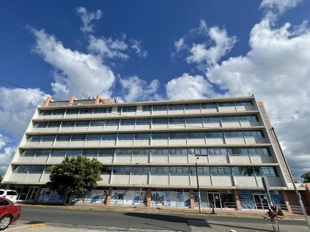 400 AV. ING. MANUEL DOMENECH — photo 1 of 18