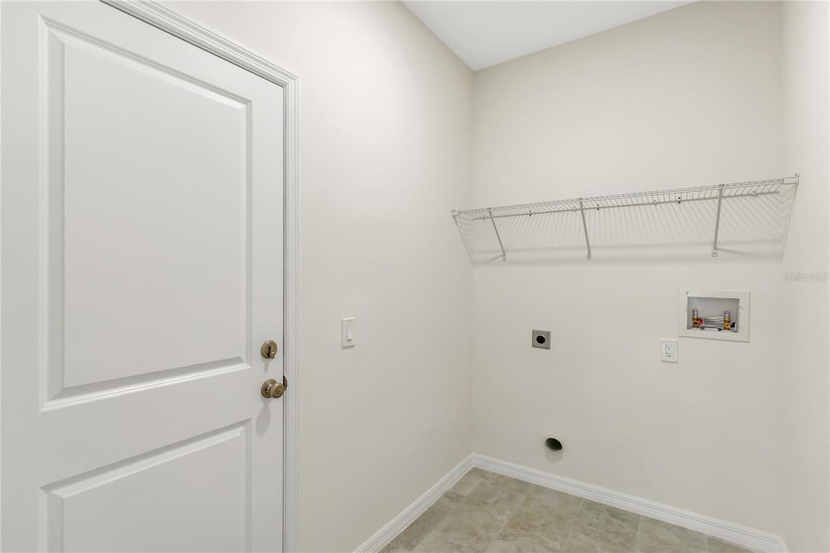 206 CRESCENT DRIVE — photo 19 of 22